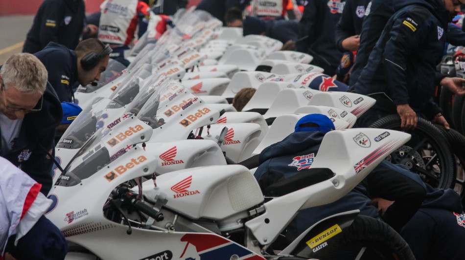 Atmosphere Donington Park 2