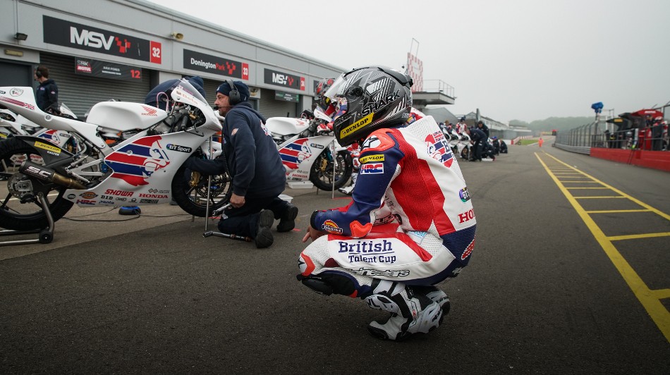 Atmosphere Donington Park 2