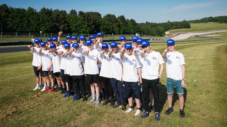 Atmosphere Donington Park 2