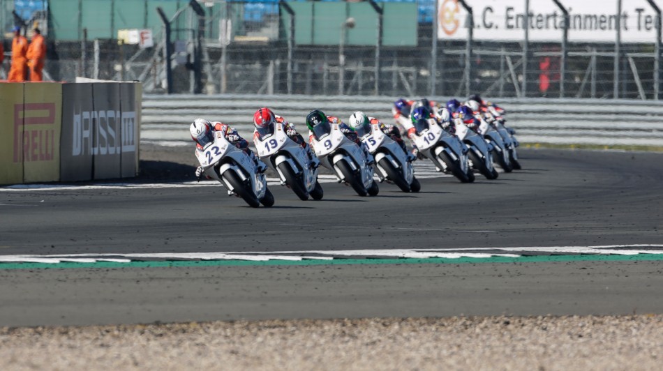 Riders on track race 2