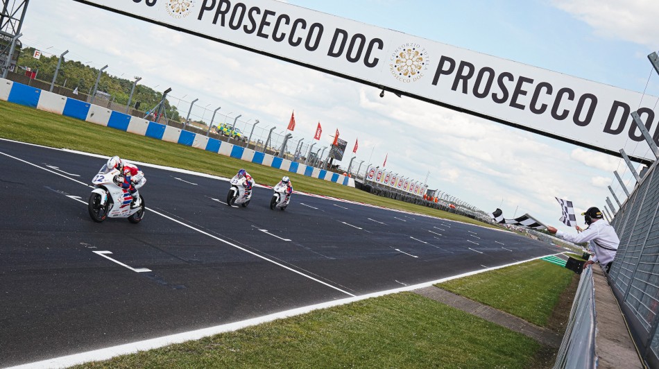 Riders on track race 2