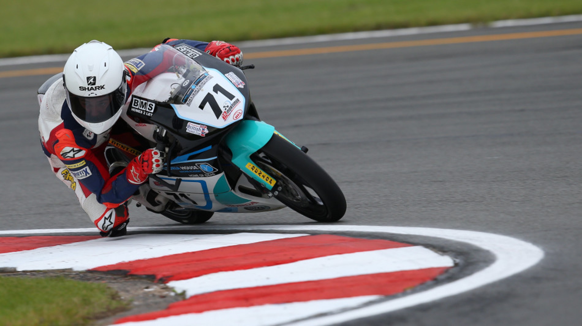 Riders on track Race 2