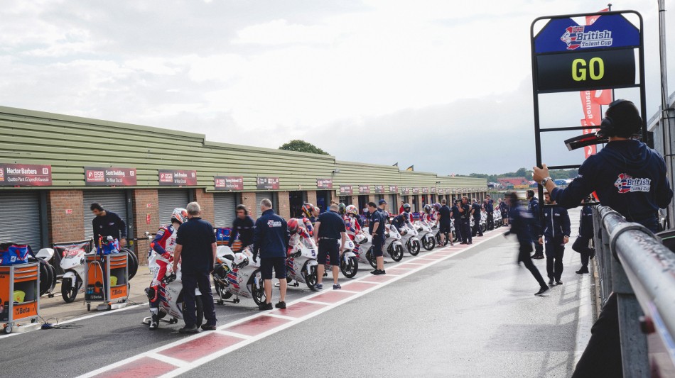 Atmosphere Snetterton