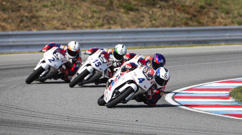 Riders on track race 2