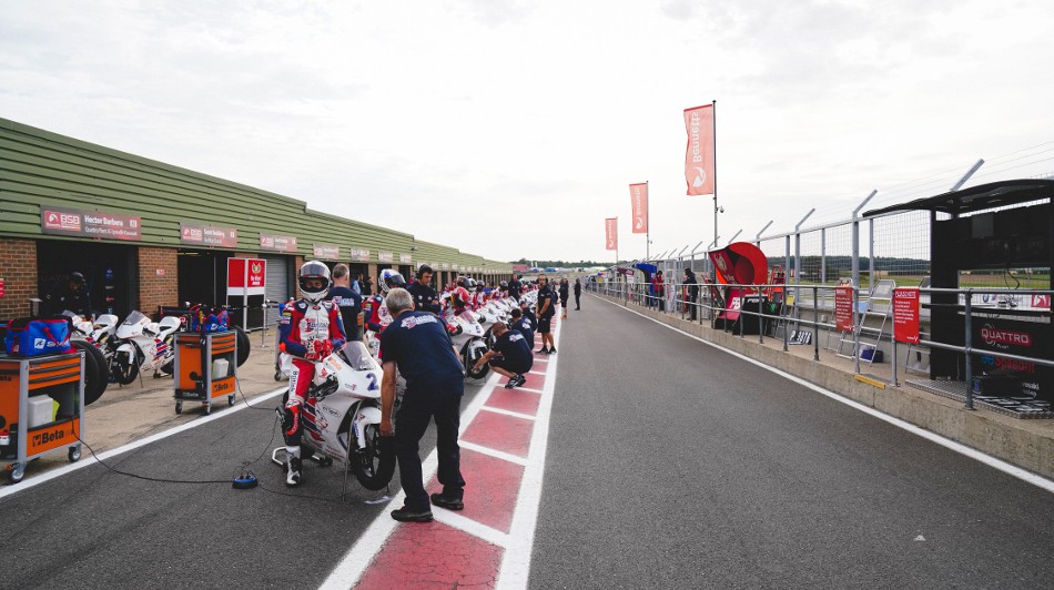 Atmosphere Snetterton