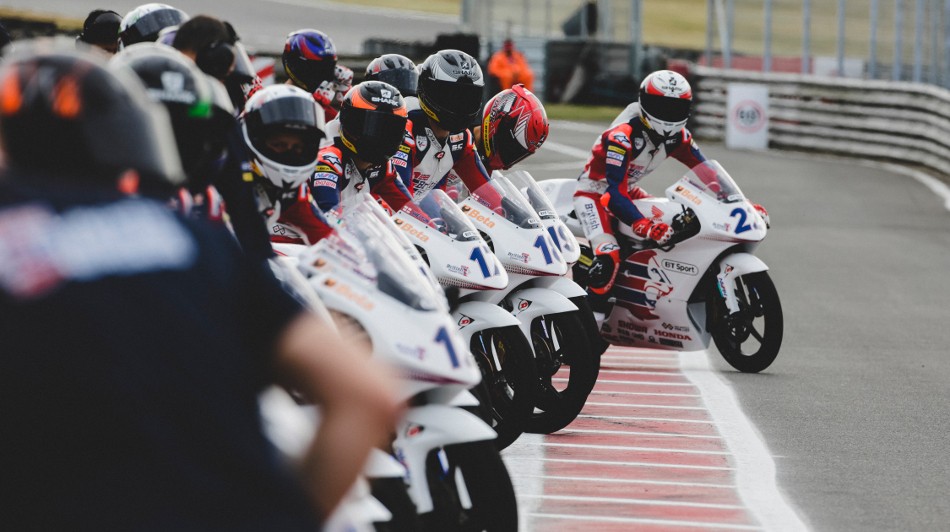 Atmosphere Snetterton