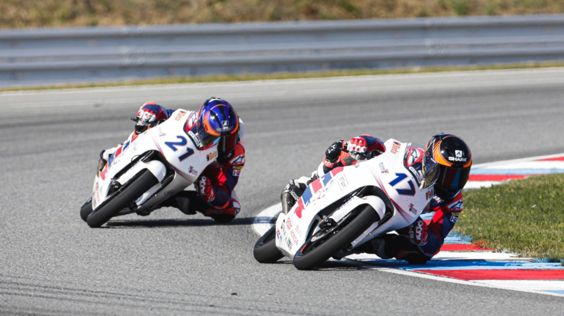 Riders on track race 2