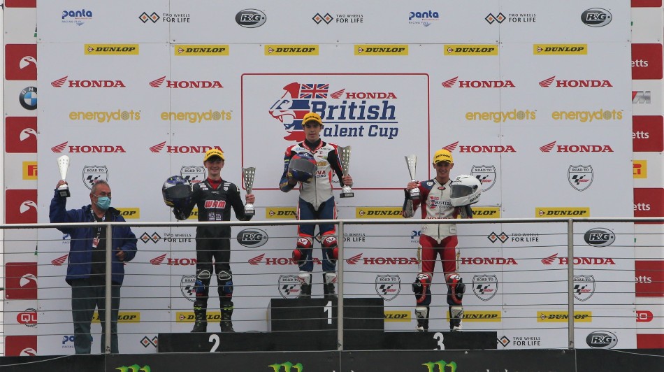 Riders on track Race 1