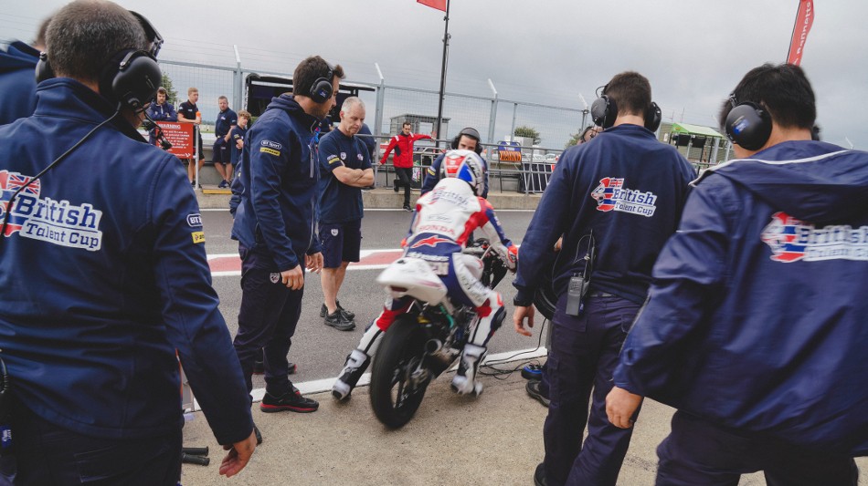 Atmosphere Snetterton