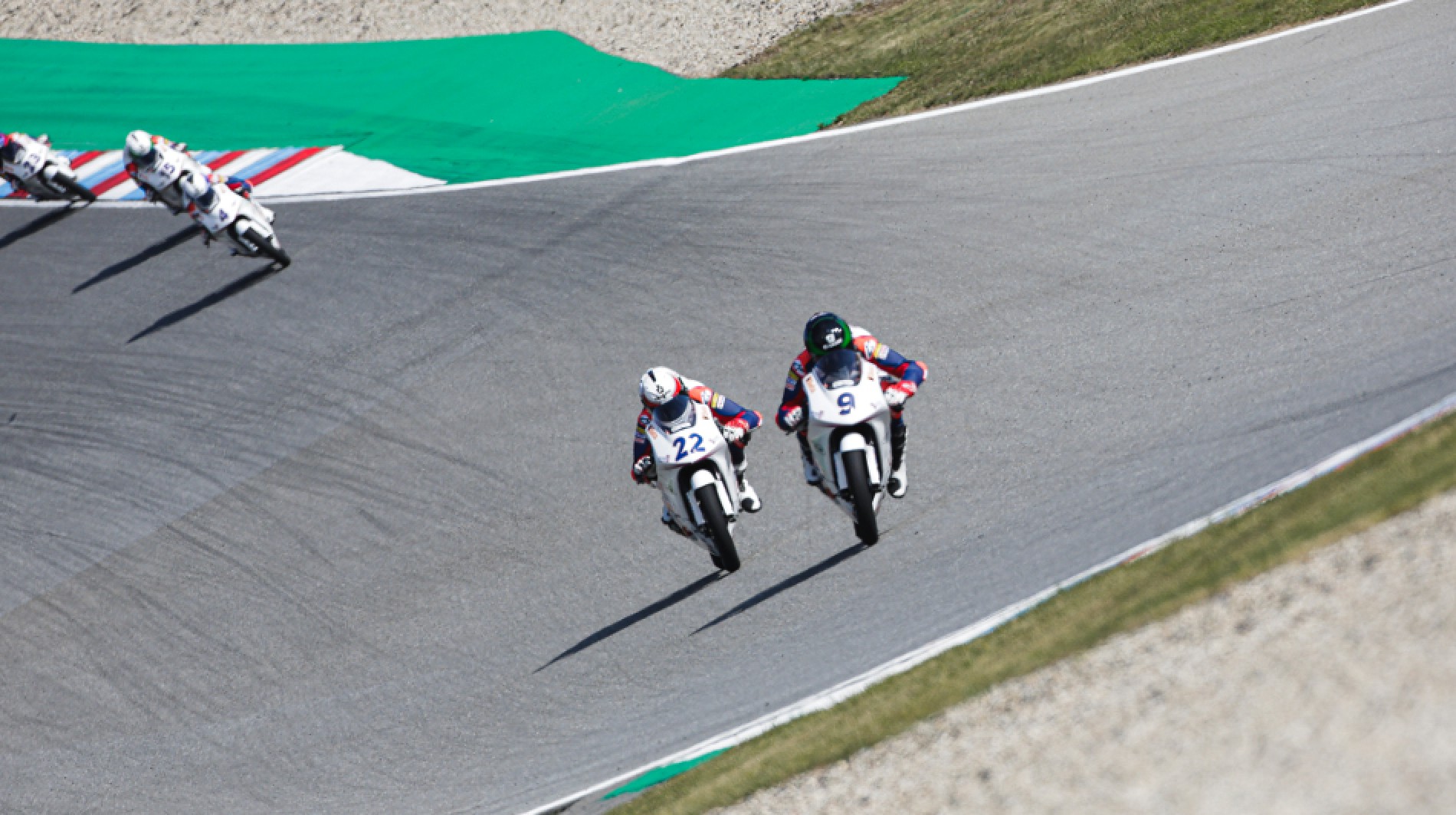 Riders on track race 2