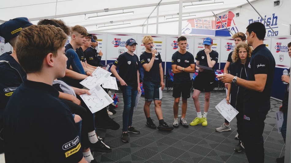 Atmosphere Snetterton