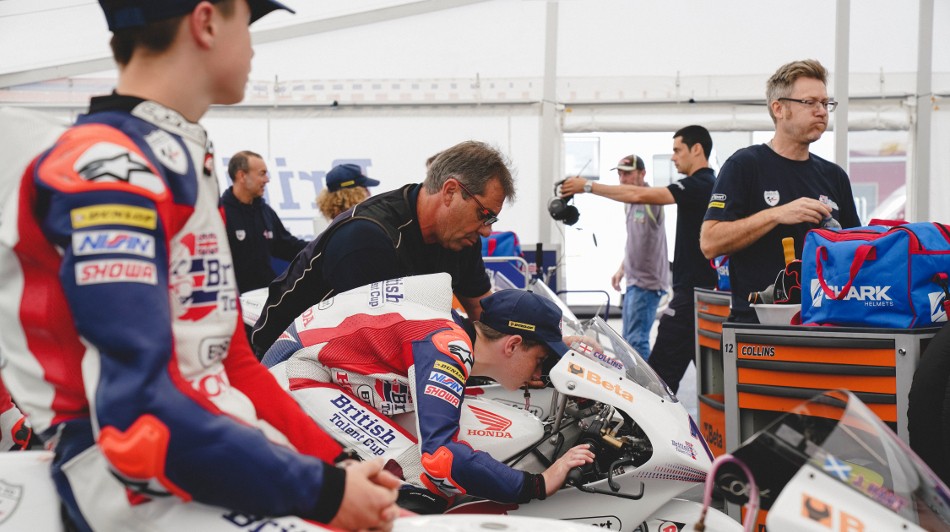 Atmosphere Snetterton