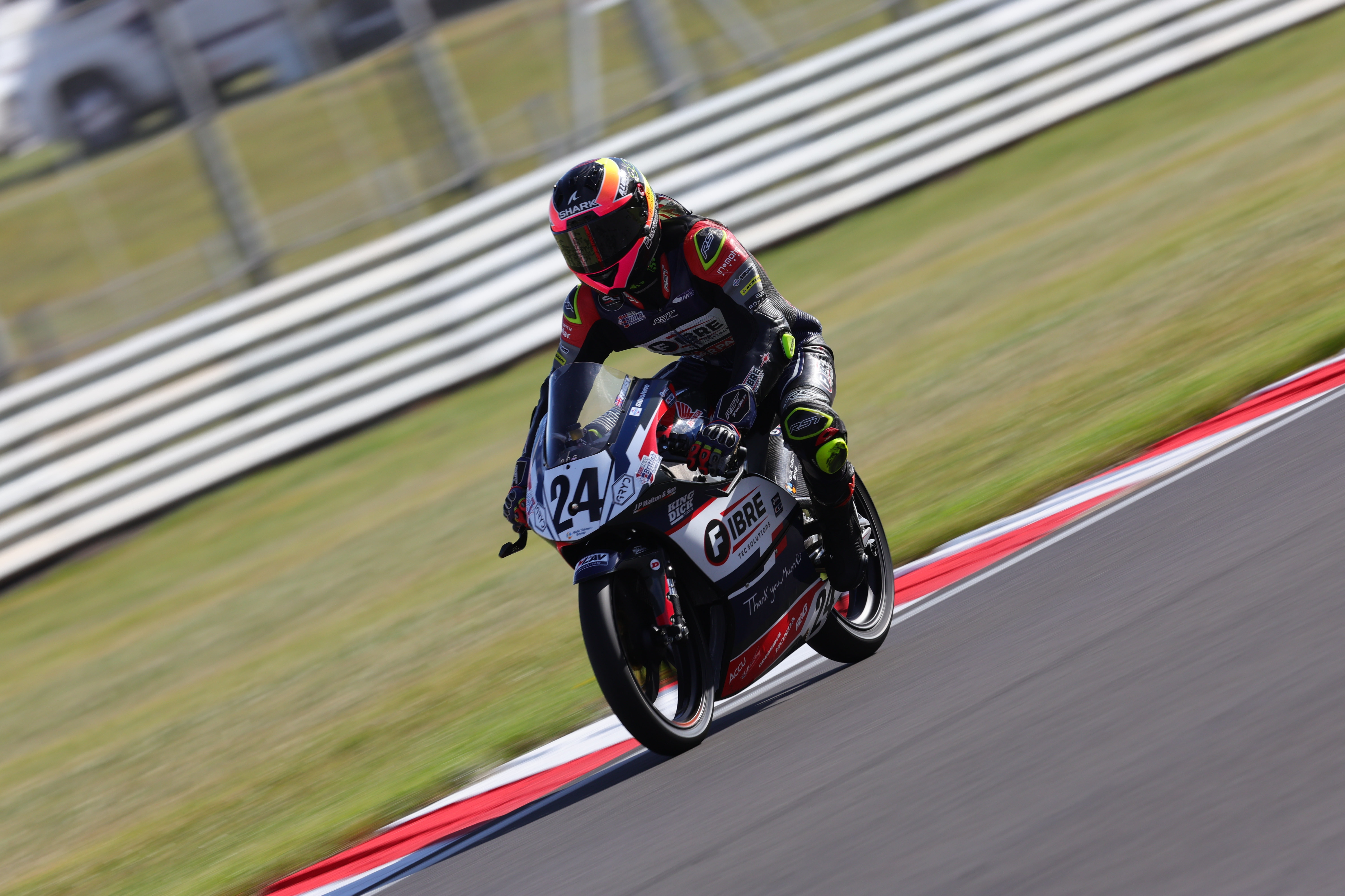 Round 6 Donington Race 1